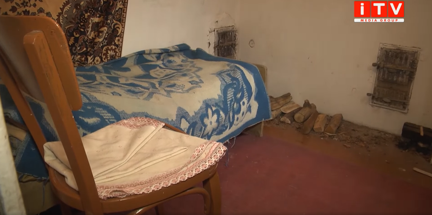 Под Ровно мать 5 месяцев держала сына взаперти в комнатушке без окон: на ночь ставила ведро