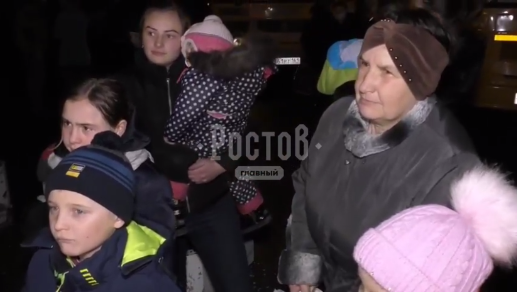 Появилось странное видео с рассказом "беженцев с Донбасса" в Ростове: "везут нормально, бесплатно"