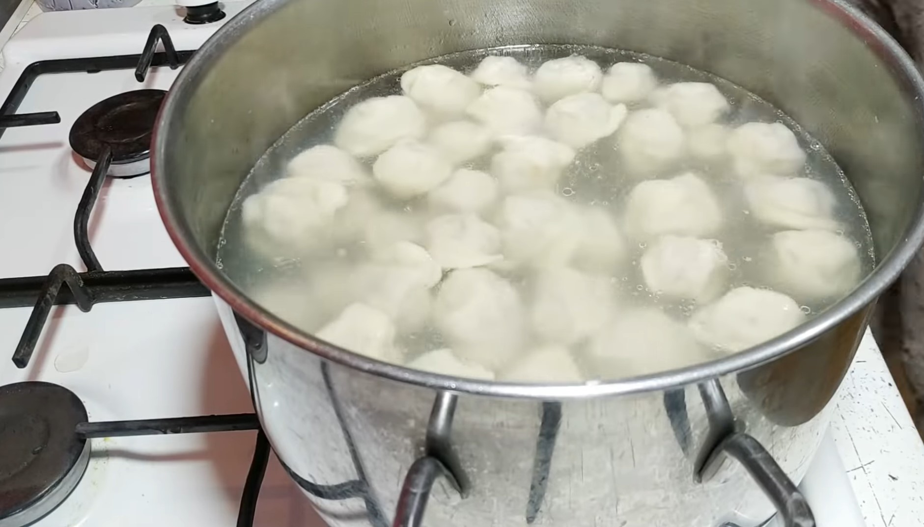 100 пельменей за 20 минут: супер-способ без пельменницы