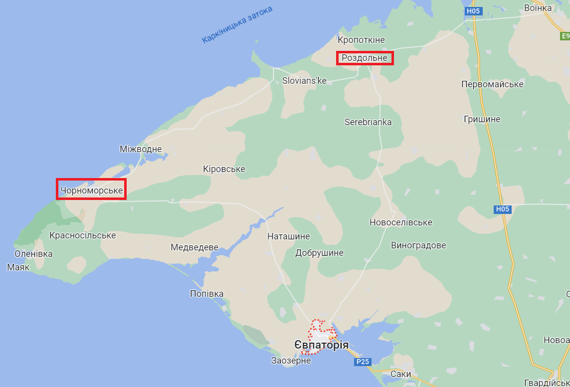 Готуються до оборони? Росіяни переміщують радянське озброєння на захід Криму, - ЗМІ