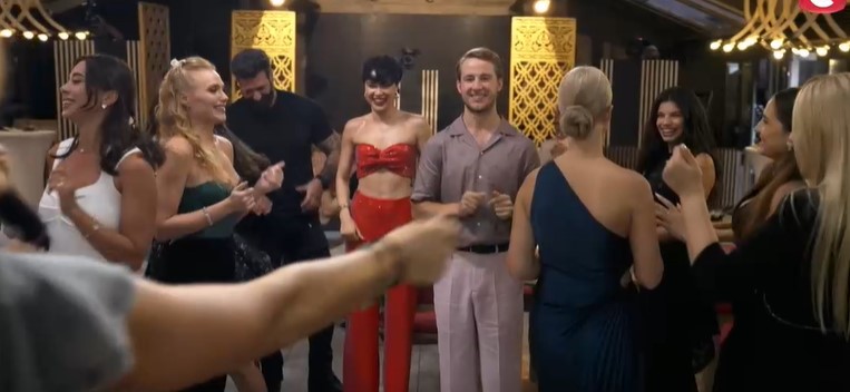 Як минув 3 випуск "Холостяка-13". Поцілунки, сльози та несподіваний "виліт" одразу двох учасниць