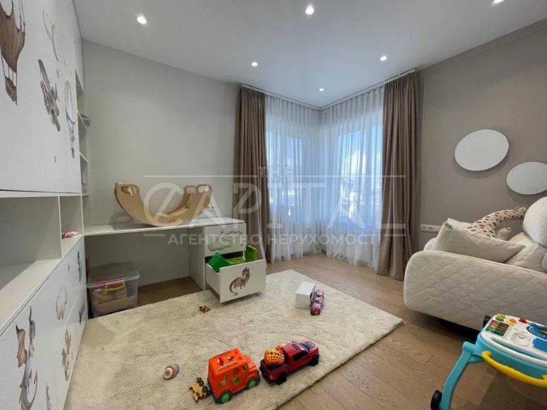 Даша Квіткова продає свій крутий будинок на OLX: його ціна може шокувати