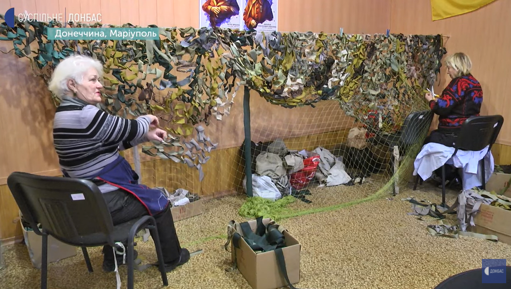 "У украинцев - ген сопротивления": бабушка из Мариуполя освоила автомат и прославилась на весь мир