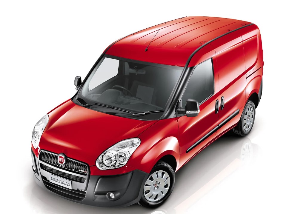 Для бізнесу та сім'ї: ТОП-5 легких комерційних фургонів на українському ринку