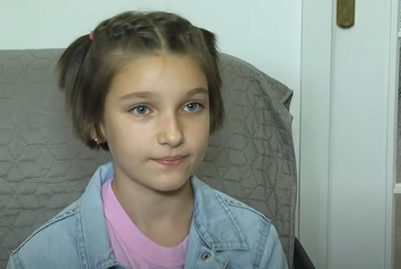 10-летняя школьница снова передала ВСУ 10 тысяч гривен: "когда будет победа, я себе еще насобираю"