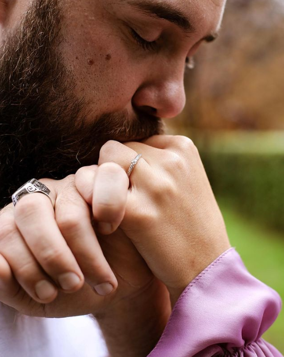 Захисник Маріуполя пройшов полон і встиг до народження первістка: милі відео і фото сім'ї "азовця"