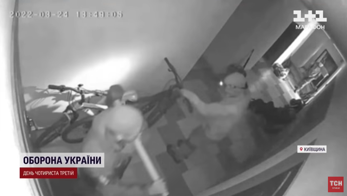 Жителі Ірпеня самотужки майже з нуля відновили 18-поверхівку. Дивіться, як було і як стало