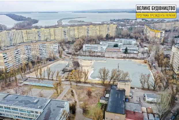 В Днепре для школьников строят целый спорткомплекс со стадионом