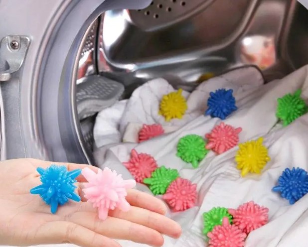 Бросьте губку для посуды в стиральную машину и результат вас точно удивит