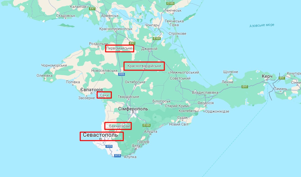 Сирени, паніка та прильоти. Штаб Чорноморського флоту РФ у Севастополі зруйновано: всі подробиці