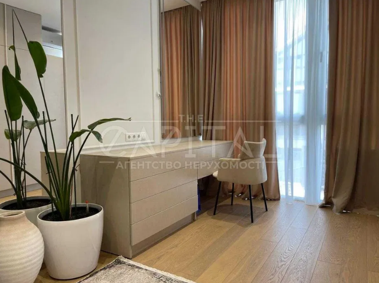 Даша Квіткова продає свій крутий будинок на OLX: його ціна може шокувати