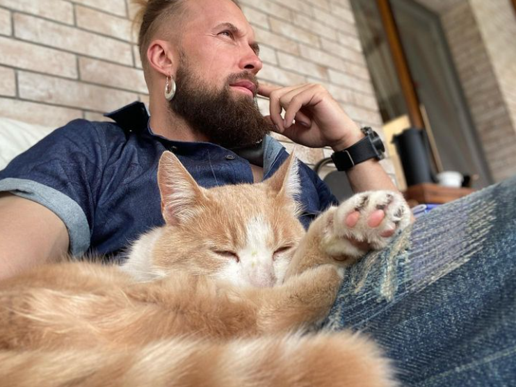 Уже не холостяк: Мистер Страйк и звезда "Танцев со звездами" сделал личное признание