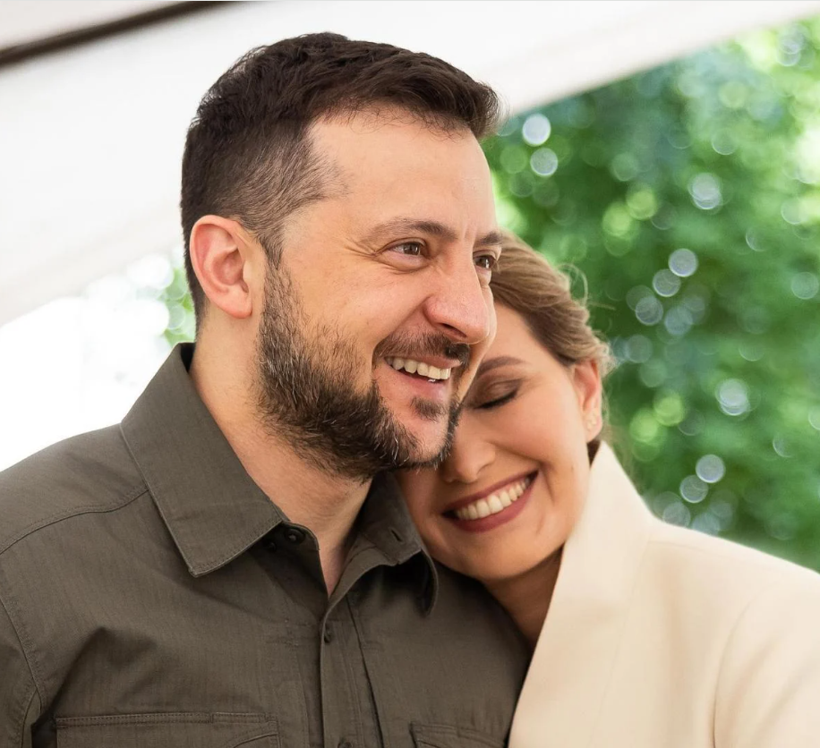 "Не втомлюємося одне від одного". Що казала про Зеленського його дружина та які кадри показувала з ним у мережі