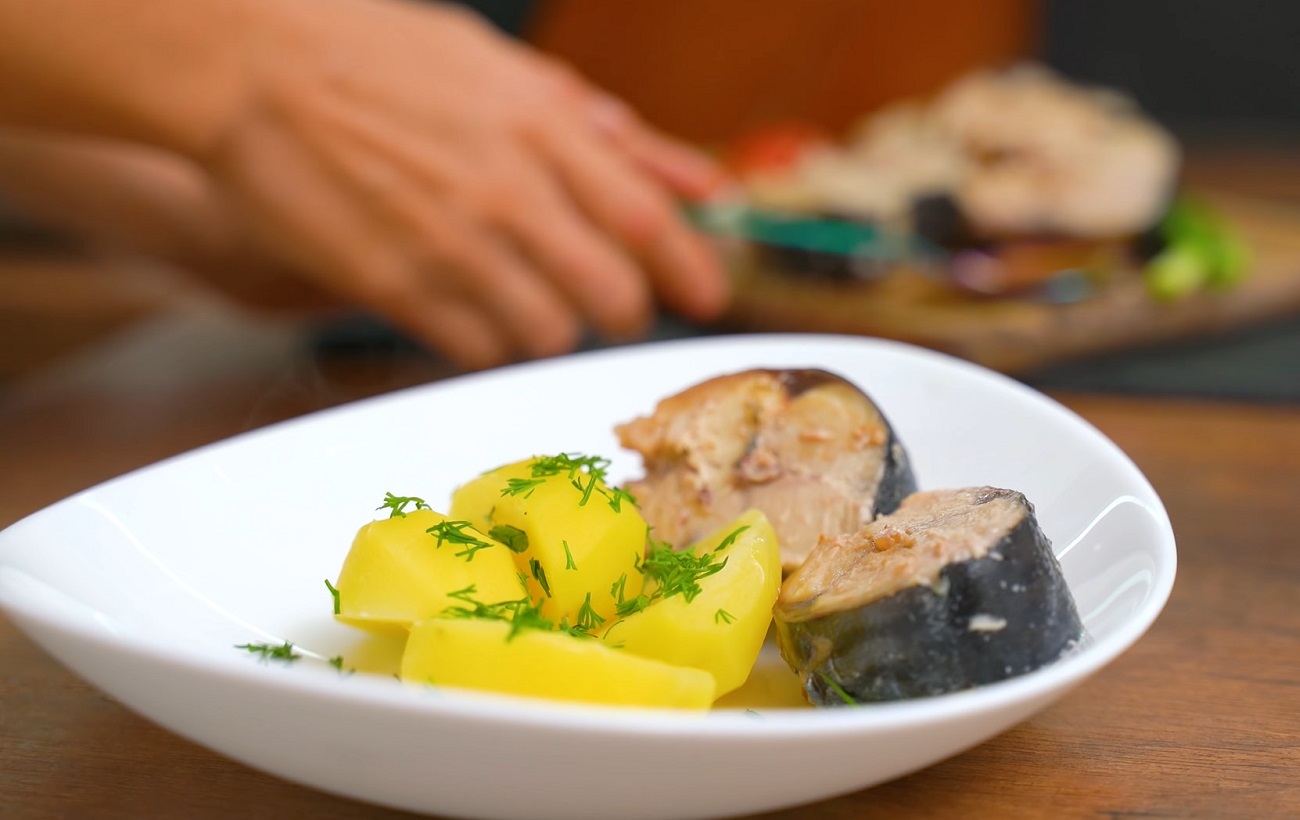 Готуємо скумбрію "як консерви" вдома: візьміть рибу і трохи спецій