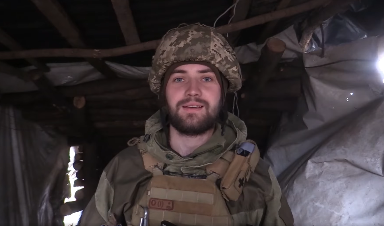 Бойцы ВСУ на передовой поздравили украинцев с Новым годом: "празднуйте, мы прикроем!" (видео)