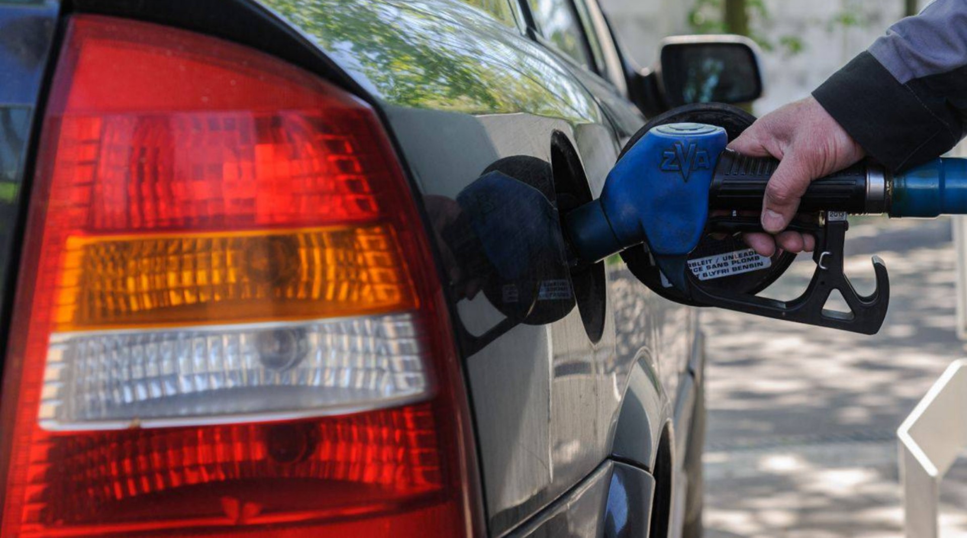 Поради автомобілістам: що робити, якщо заправив машину бензином не тієї марки