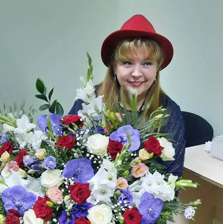 Преподаватель вокала, мама и бабушка: как сегодня выглядит бывшая жена Иво Бобула Лилия Сандулесу (фото)