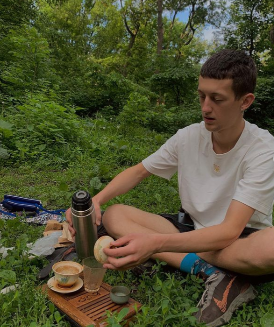 Официант из Киева пешком дошел до Запорожья, чтобы собрать миллион для ВСУ: история путешествия волонтера