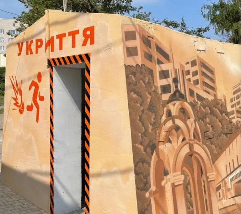 Рішення про укриття на зупинках у Києві викликало суперечки: у чому причина