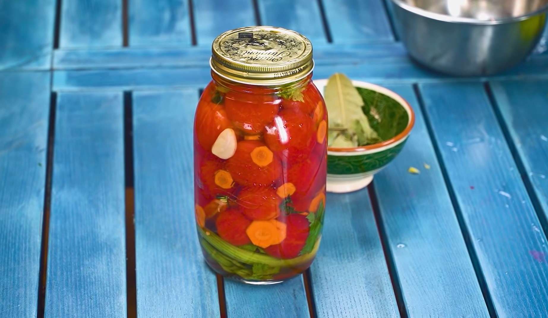 В бочке, на зиму и "быстрые": лучшие украинские рецепты квашеных помидоров