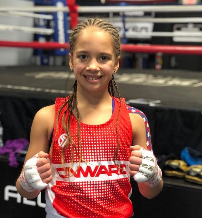 Перемогла росіянку і станцювала гопак: чому 13-річну українку називають майбутнім світового боксу