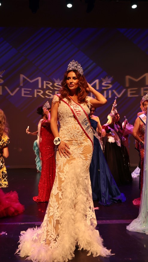 50-летняя украинка выиграла конкурс "Мисс Мира". От фото красавицы не оторвать глаз!