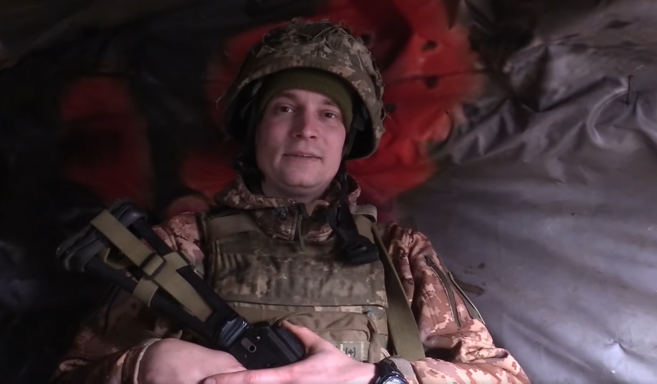 Бойцы ВСУ на передовой поздравили украинцев с Новым годом: "празднуйте, мы прикроем!" (видео)