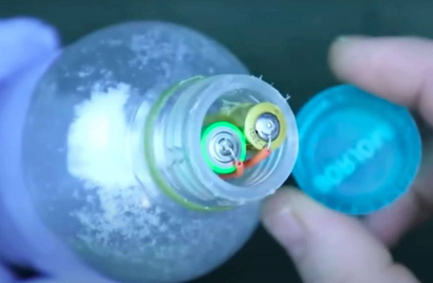 Как сделать фонарь за 72 гривны, который будет светить 3 месяца: инструкция