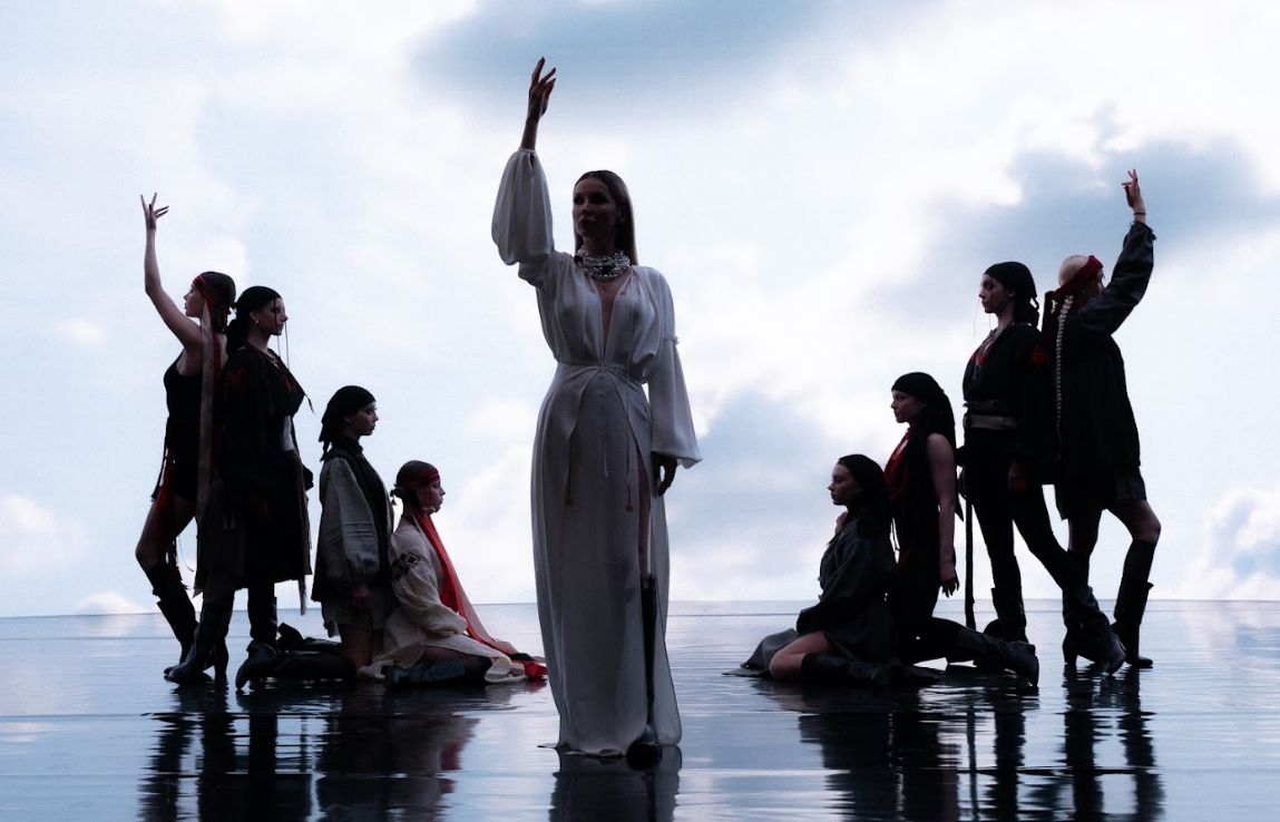 LOBODA у вишиванці заспівала про перемогу України над Росією: дивіться відео