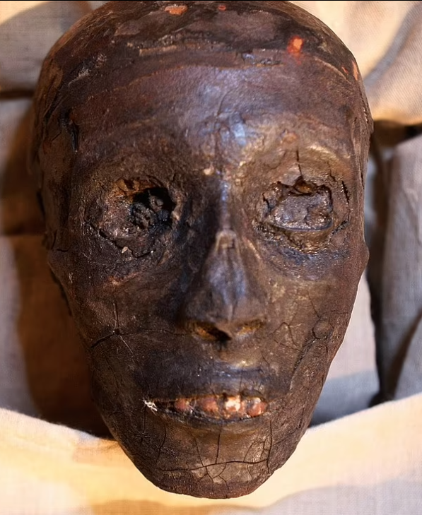 Вчені відтворили обличчя Тутанхамома. Дивіться, як виглядав фараон 3000 років тому