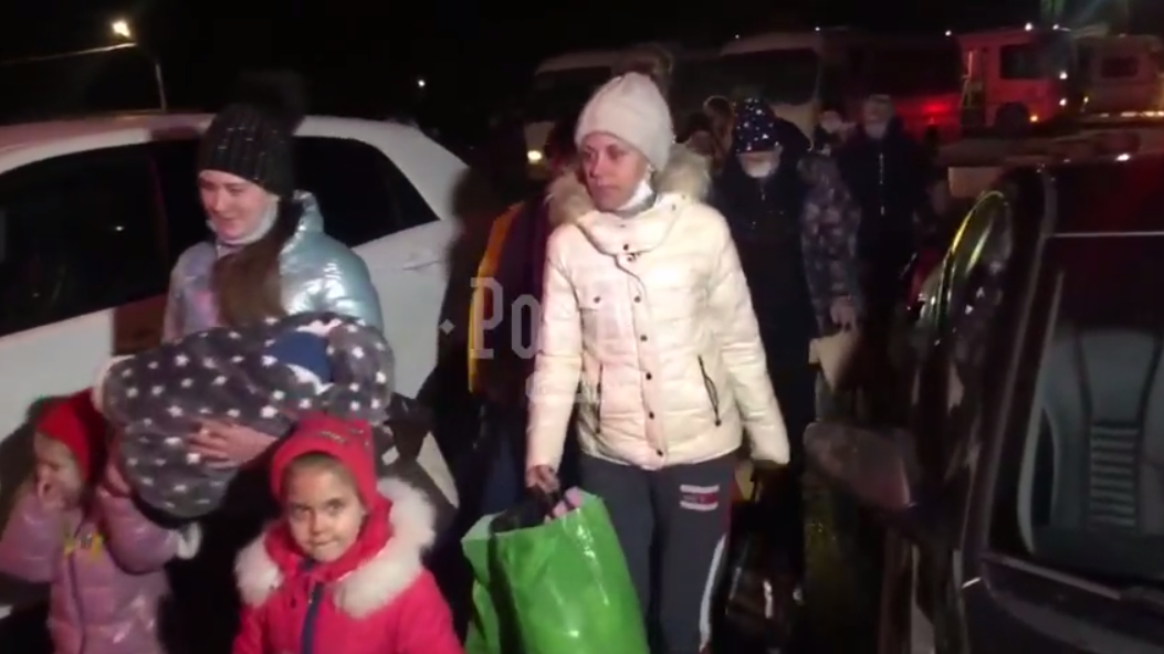 Появилось странное видео с рассказом "беженцев с Донбасса" в Ростове: "везут нормально, бесплатно"