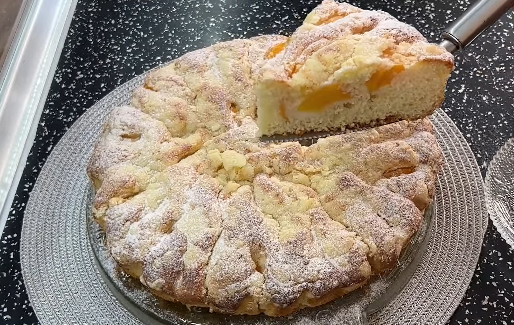 Любимый пирог итальянцев из простых украинских продуктов: рецепт-пятиминутка