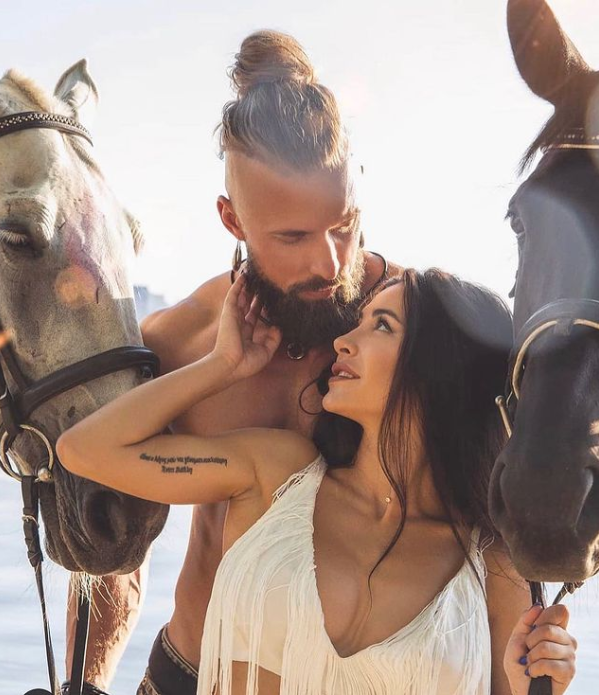 Уже не холостяк: Мистер Страйк и звезда "Танцев со звездами" сделал личное признание