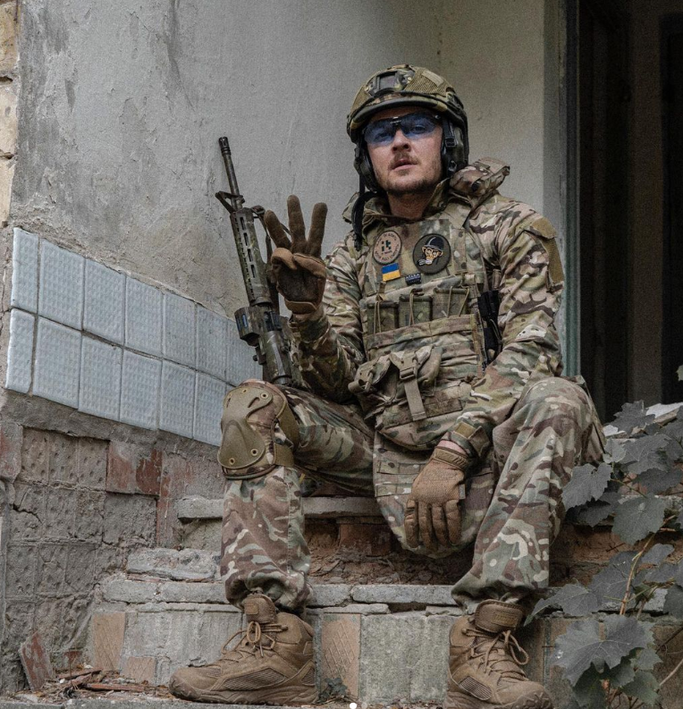 Променяли сцену на окопы: 13 трогательных фраз о войне от звезд, которые защищают Украину