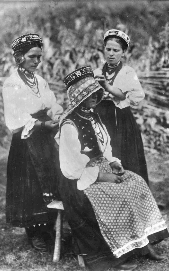 Как гуцулы праздновали свадьбу 100 лет назад: обычаи и архивные фото
