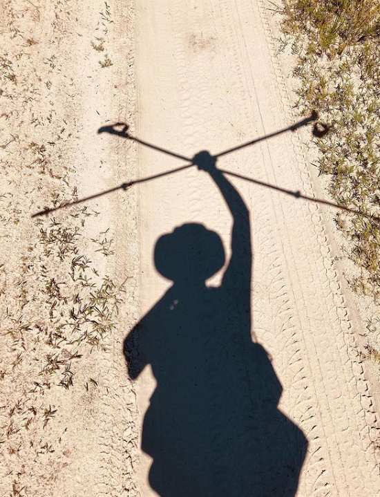 Официант из Киева пешком дошел до Запорожья, чтобы собрать миллион для ВСУ: история путешествия волонтера