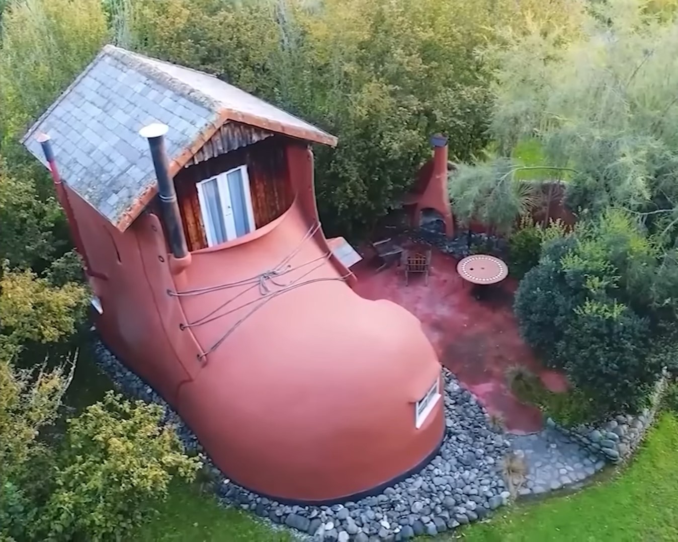 Найдивніші будинки у світі: ви будете вражені хатами, в яких живуть люди