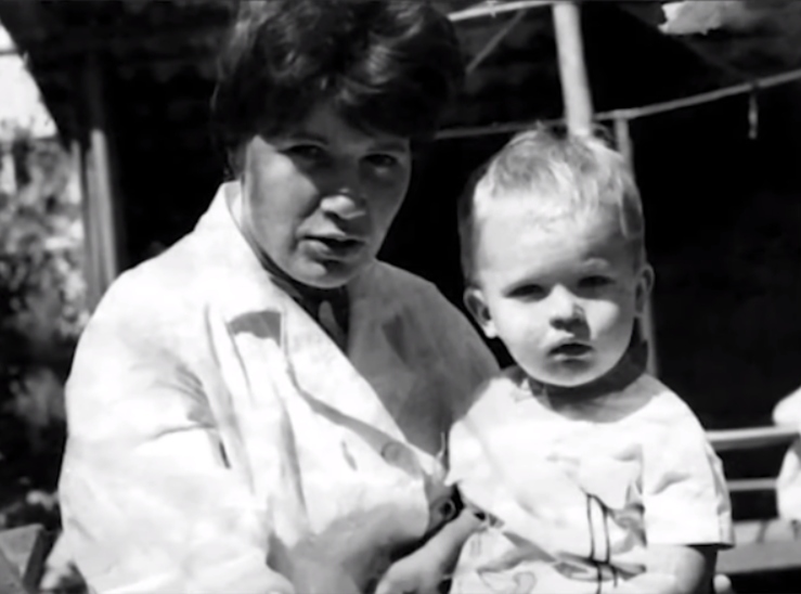 В сети показали дом мамы Андрея Данилко, где она жила долгие годы