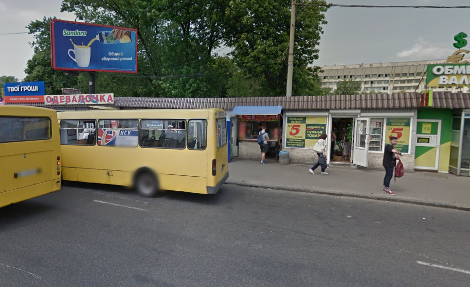 Возле очередной станции метро сносят МАФы. Уже известно, что будет вместо них (видео)