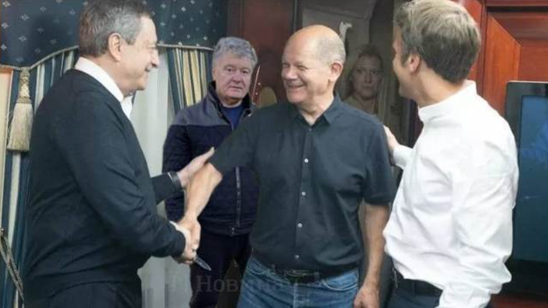 Капитулировал несколько раз: сеть взорвалась мемами о визите Шольца, Макрона и Драги в Киев