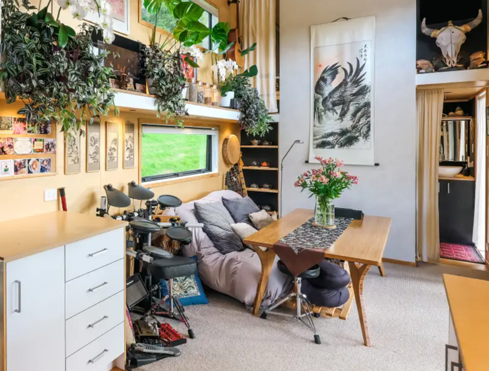 Чоловік перетворив контейнери на шикарний будиночок. Дивіться, як він виглядає (фото)