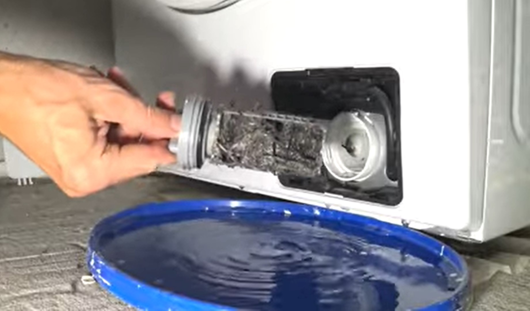 Стиральная машина не сливает воду и не отжимает: решение за 2 минуты и никаких расходов