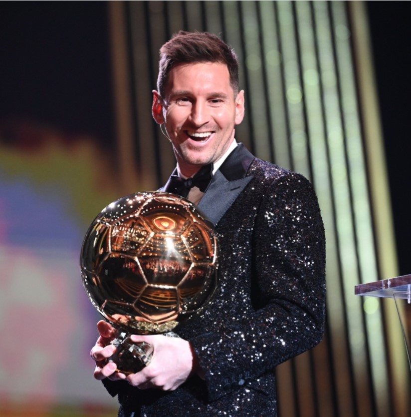 Скандал "Золотого мяча", первые эстафеты биатлона и надежды фристайла: итоги спортивной недели