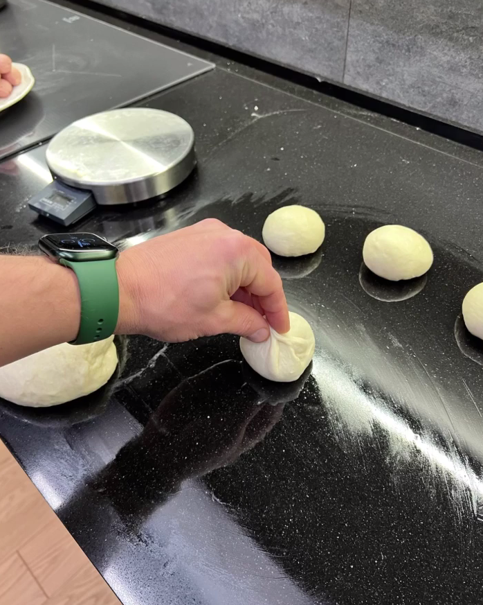 Известный повар показал, как готовить легендарную киевскую перепичку дома (фото и видео)