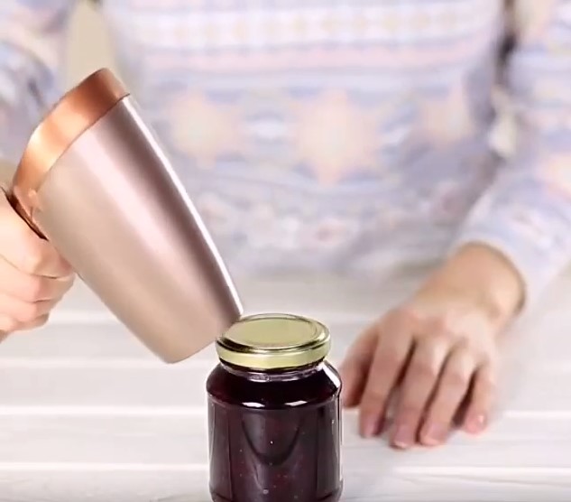 6 способів відкрити банку з закруткою, про які ви могли не здогадуватися