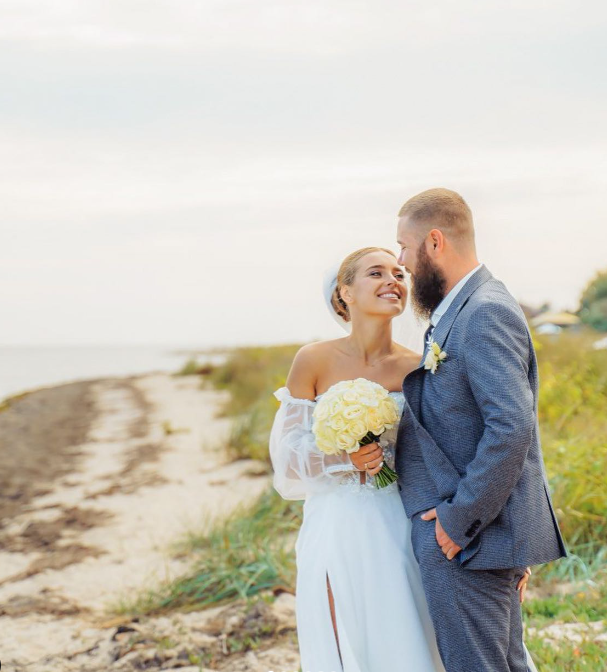 Захисник Маріуполя пройшов полон і встиг до народження первістка: милі відео і фото сім'ї "азовця"