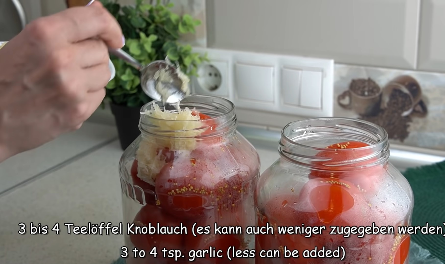 Помидоры "в снегу" без варки и стерилизации: даже бабушки удивляются такой консервации!