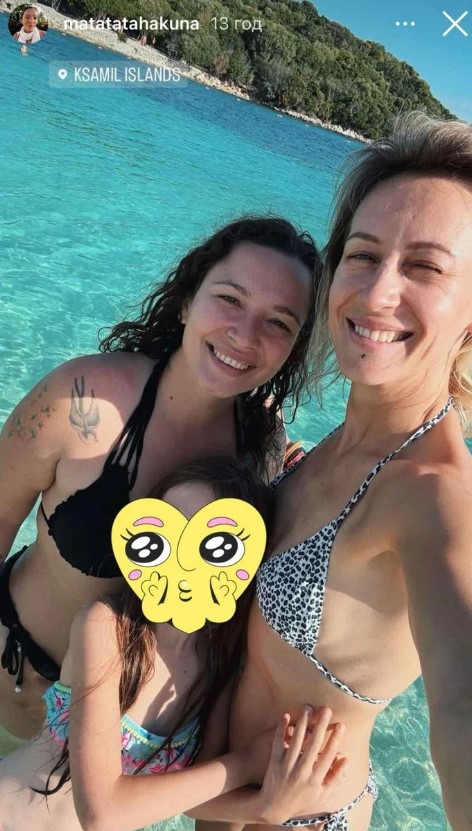 Дочь Мозговой после каминг-аута отправилась на отдых с любимой и показала яркие фото