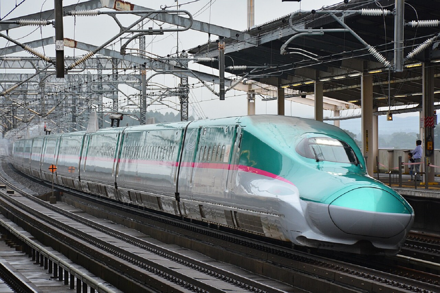 Быстрее пули, лучше самолета. 5 суперскоростных поездов мира