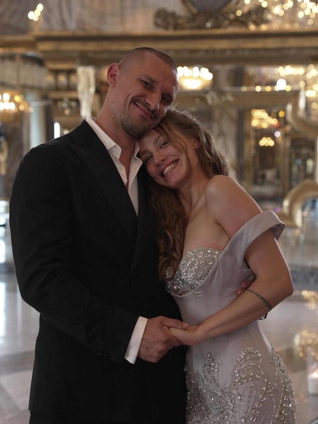 Надін з "Холостяка" прокоментувала свою перемогу: "Моя перша фотографія батькам"